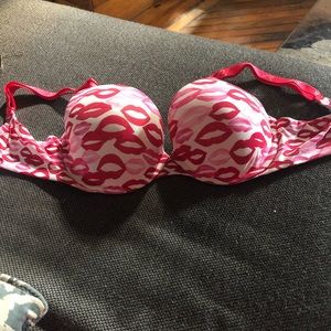 NWT Victoria’s Secret Lips Push Up Bra💋💋